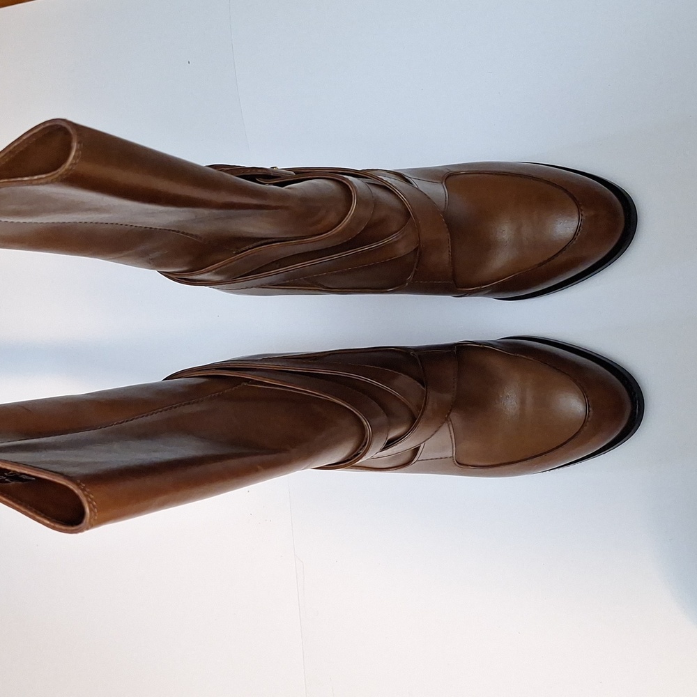 Tod's buckled leather boots